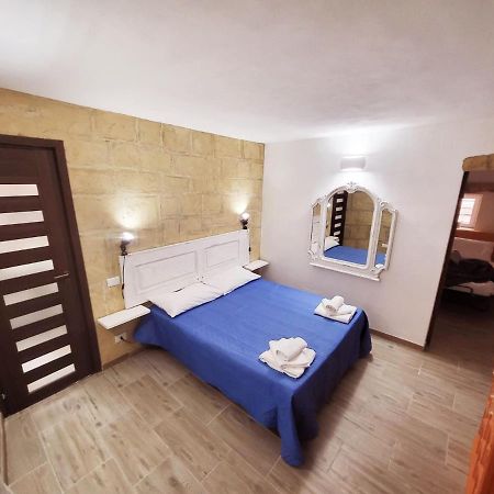 Casetta Poli- Appartamento Con Terrazza - Centro Storico Palermo Luaran gambar