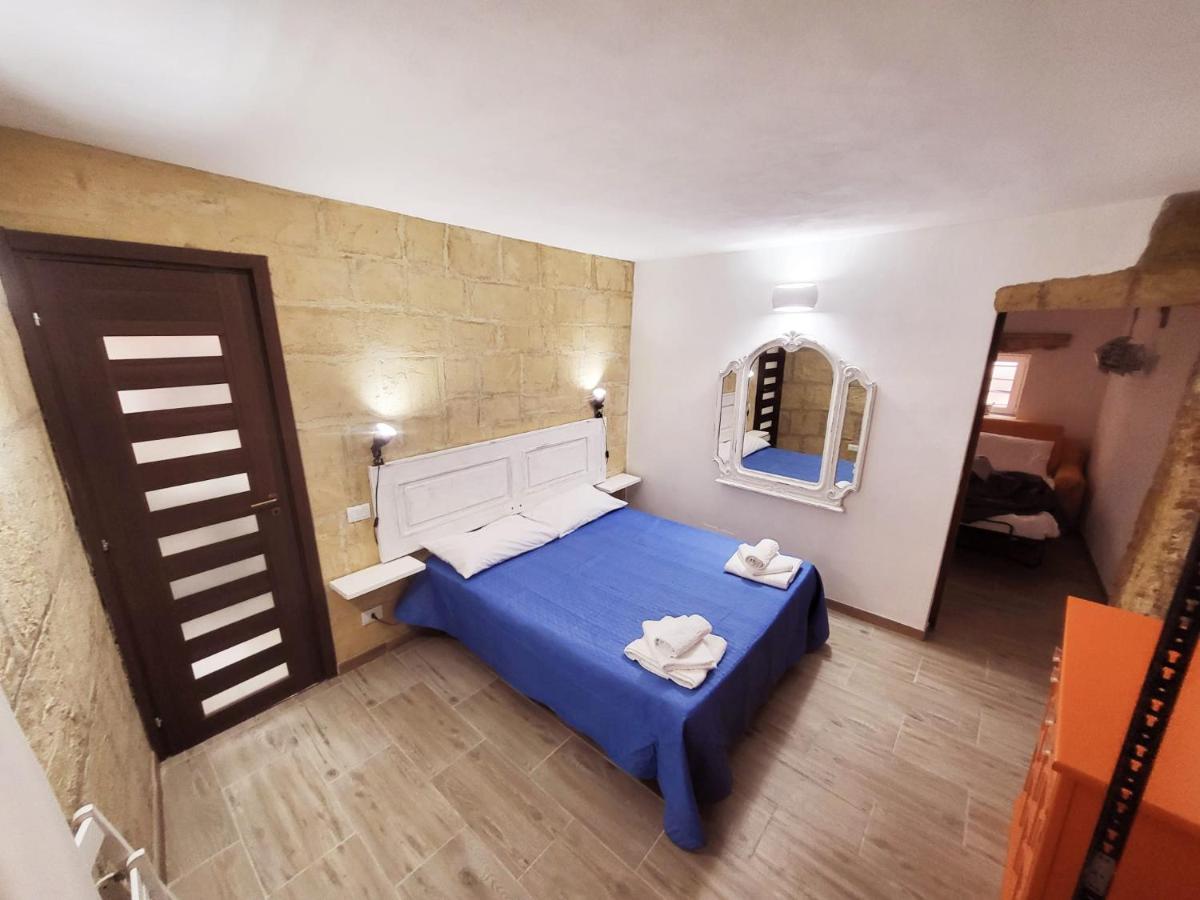 Casetta Poli- Appartamento Con Terrazza - Centro Storico Palermo Luaran gambar
