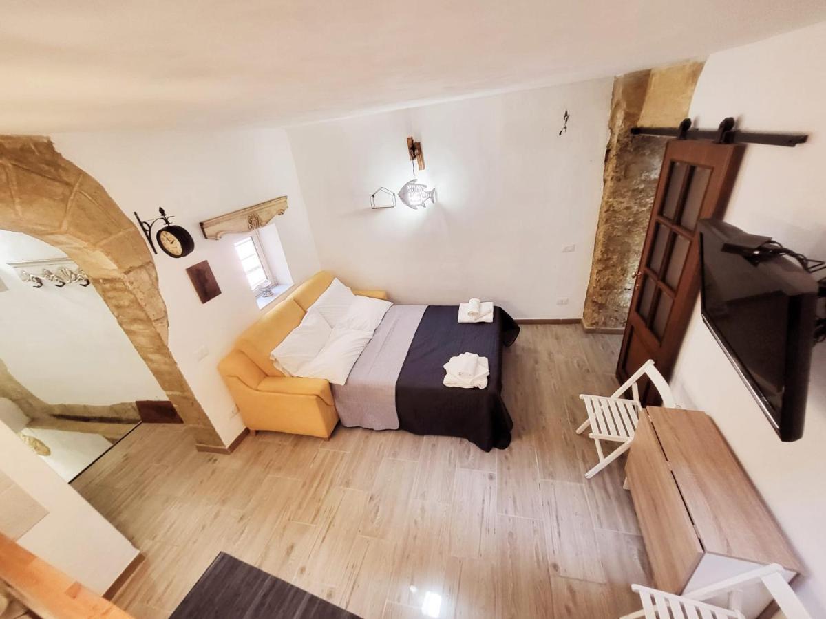 Casetta Poli- Appartamento Con Terrazza - Centro Storico Palermo Luaran gambar