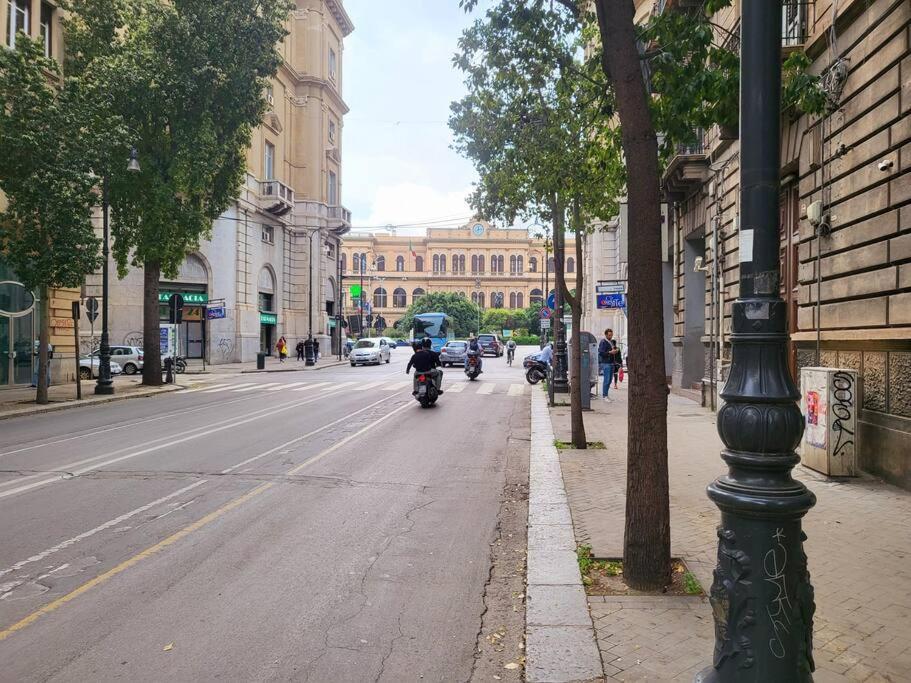 Casetta Poli- Appartamento Con Terrazza - Centro Storico Palermo Luaran gambar